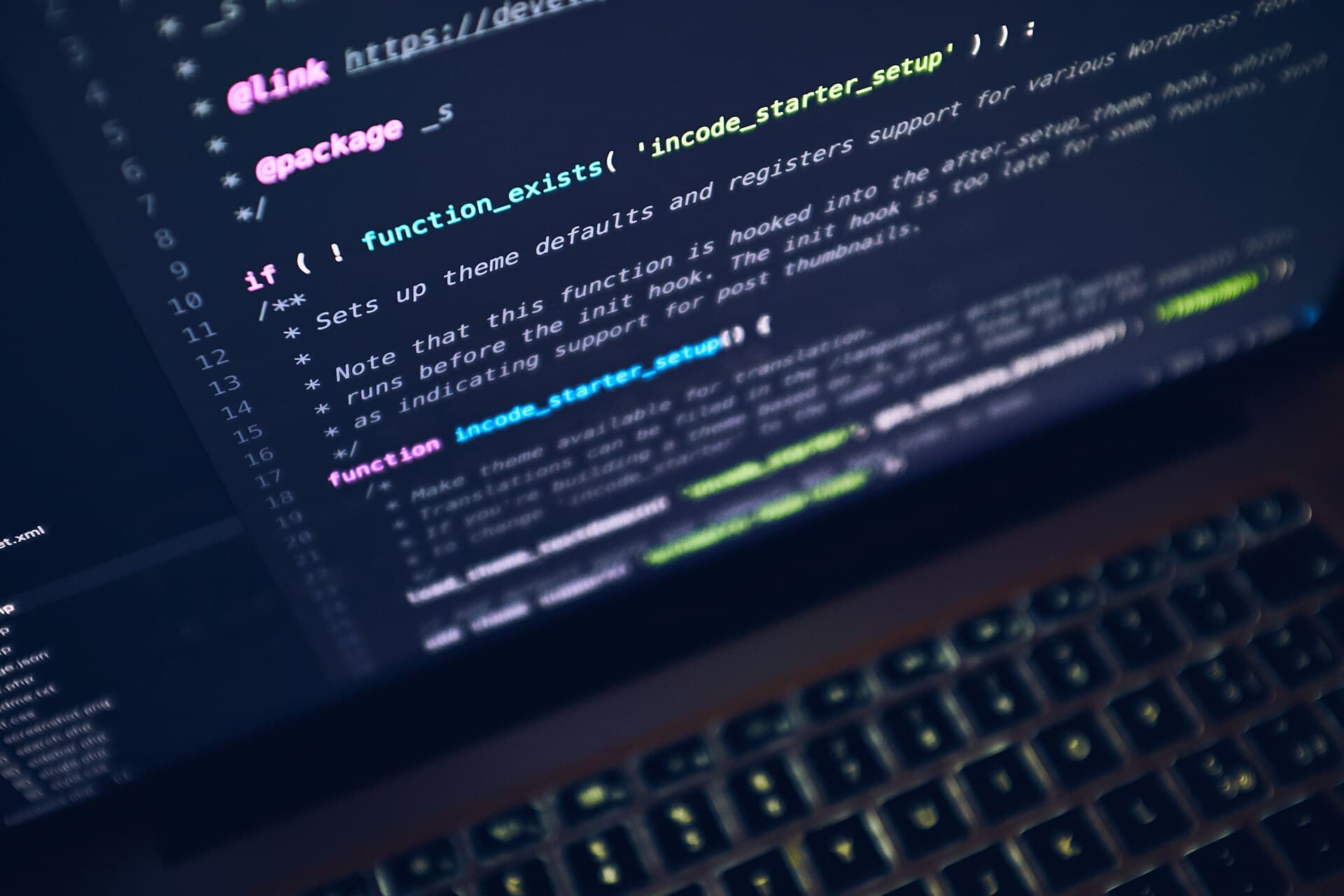 Ноутбук с открытой средой разработки PHP